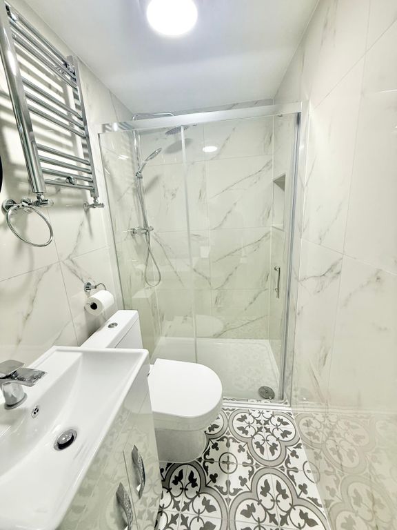 Additional image 8 of 6 bed shared accommodation to rentFrindsbury Road, Rochester Strood ME2