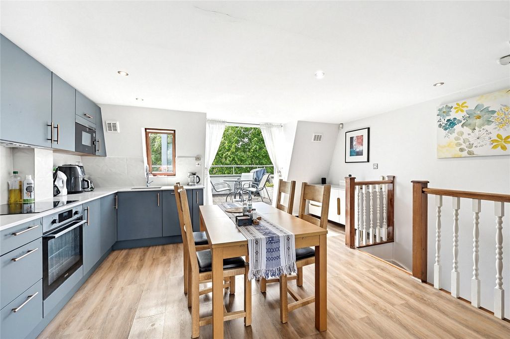 Property photo 3 of 14 Kitchen/Dining Area