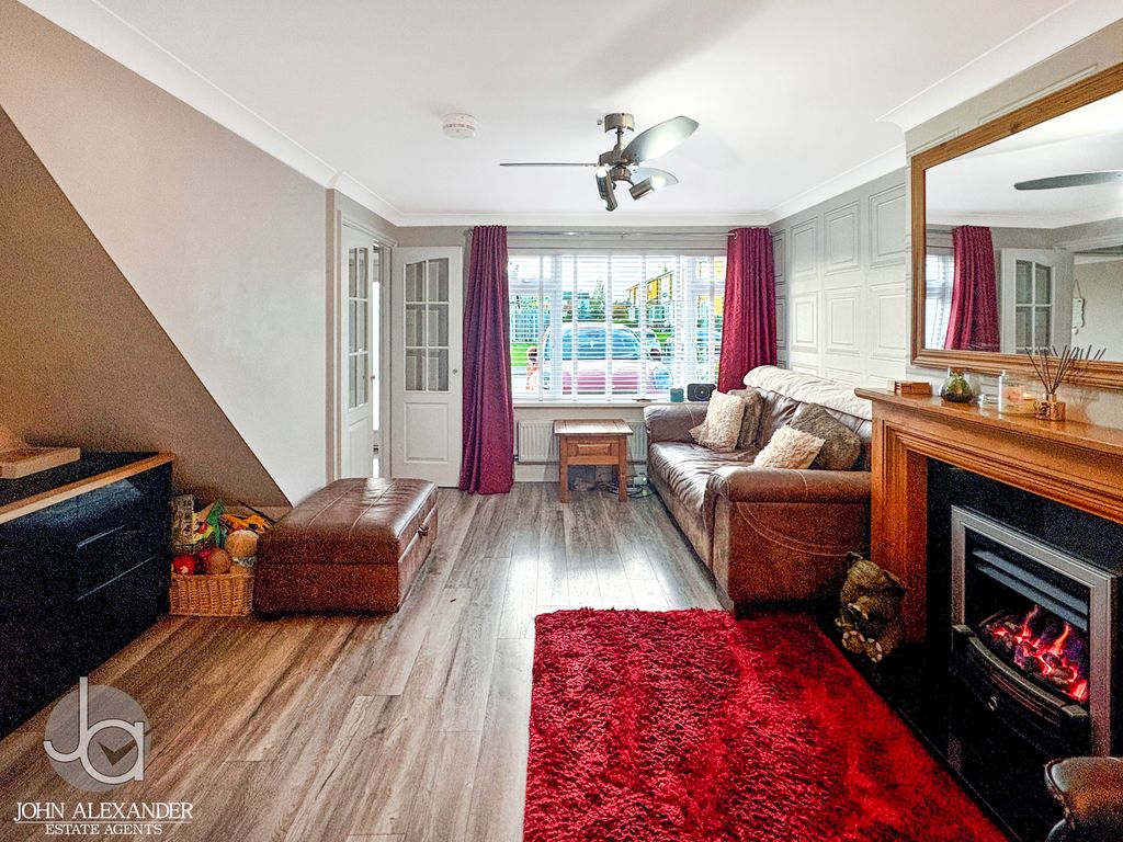 Property photo 2 of 28 20251128_151031109_0.5