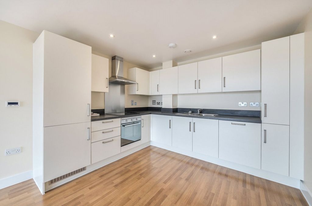 Property photo 2 of 10 1354436-6-68c41F9...