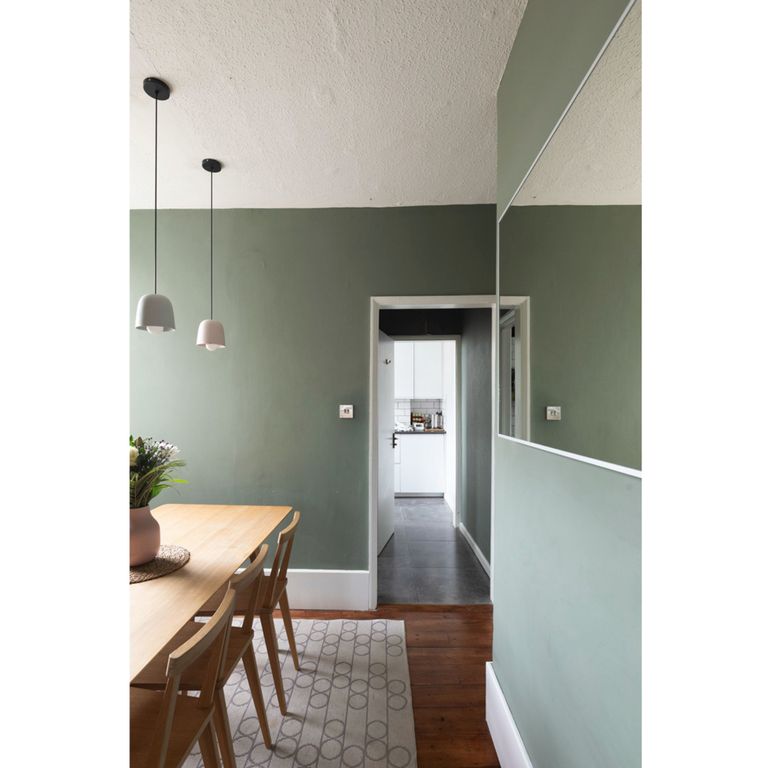 Property photo 3 of 11 Quested Court E8