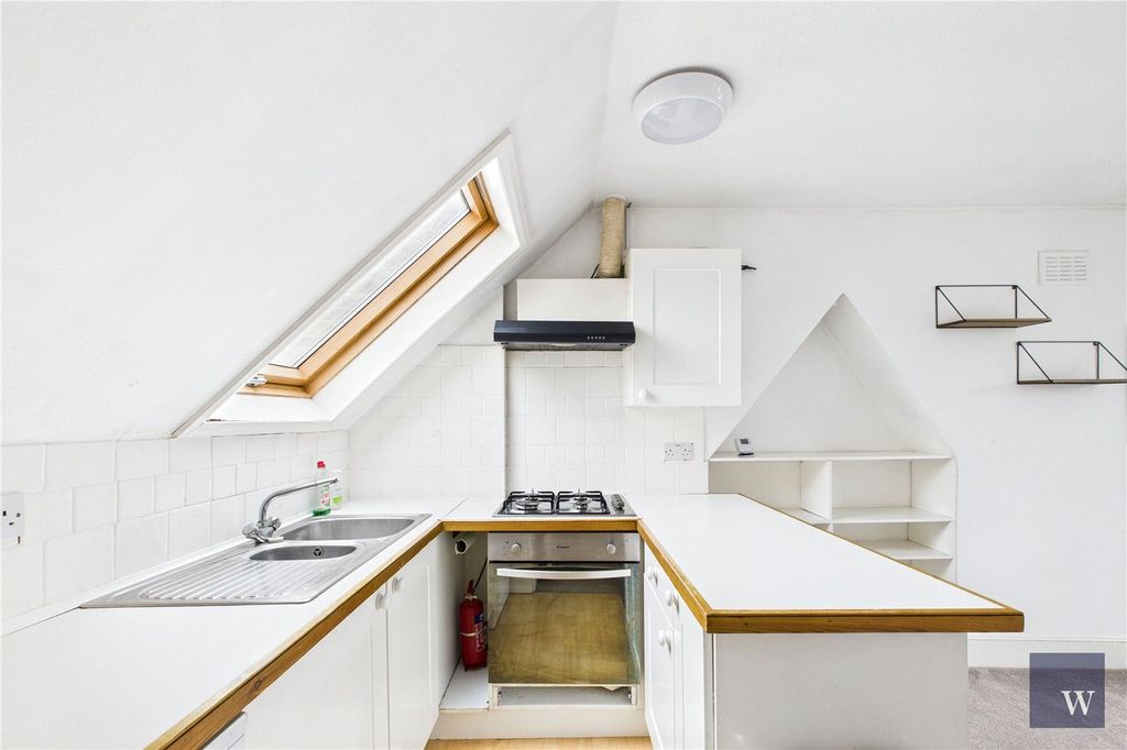 Property photo 3 of 12 Picture No. 23