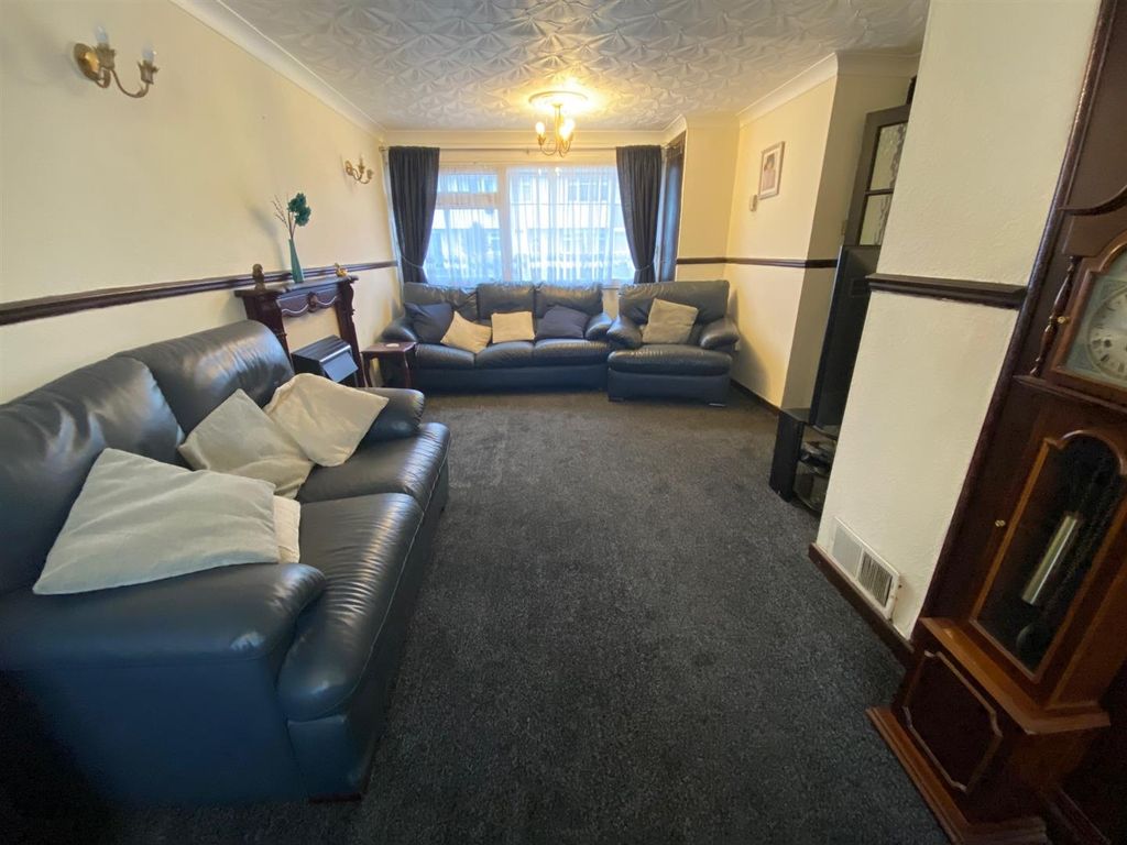 Property photo 3 of 17 m20.Jpg