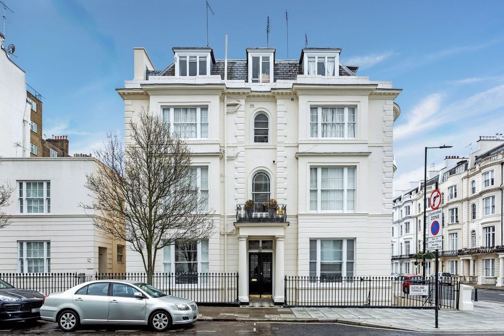 Property photo 2 of 7 External