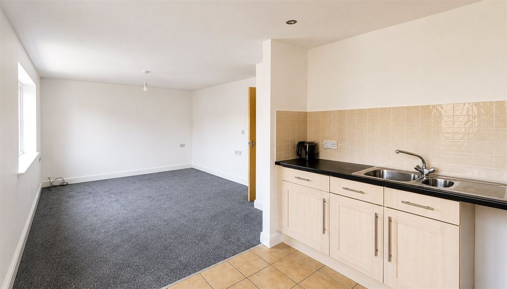 Property photo 3 of 7 Picture No. 06