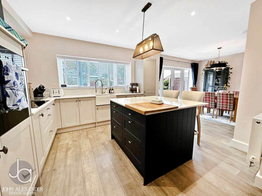 Property photo 2 of 45