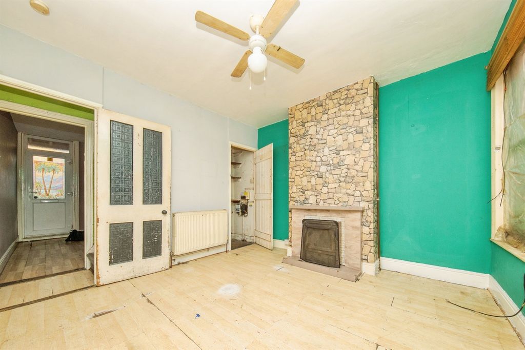 Property photo 3 of 14