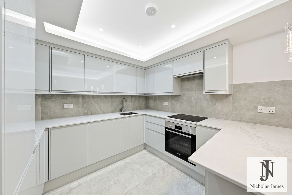 Property photo 3 of 14 Photo 4