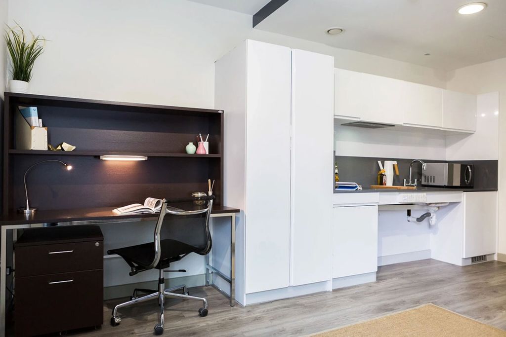 Property photo 3 of 12 Bedroom