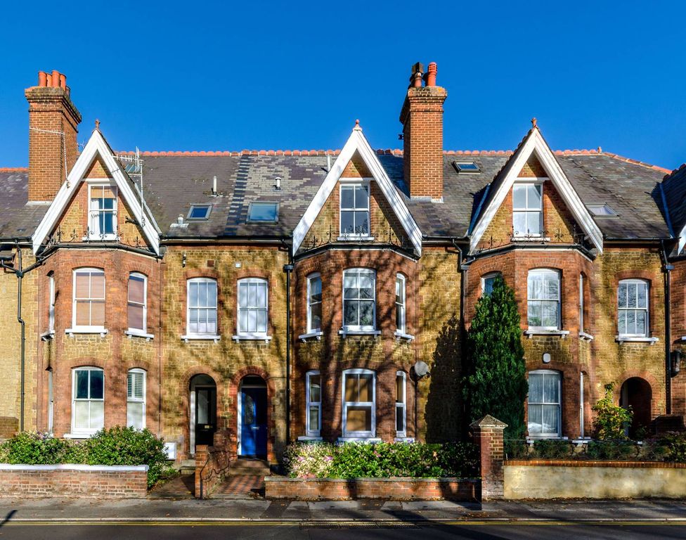 Property photo 2 of 8