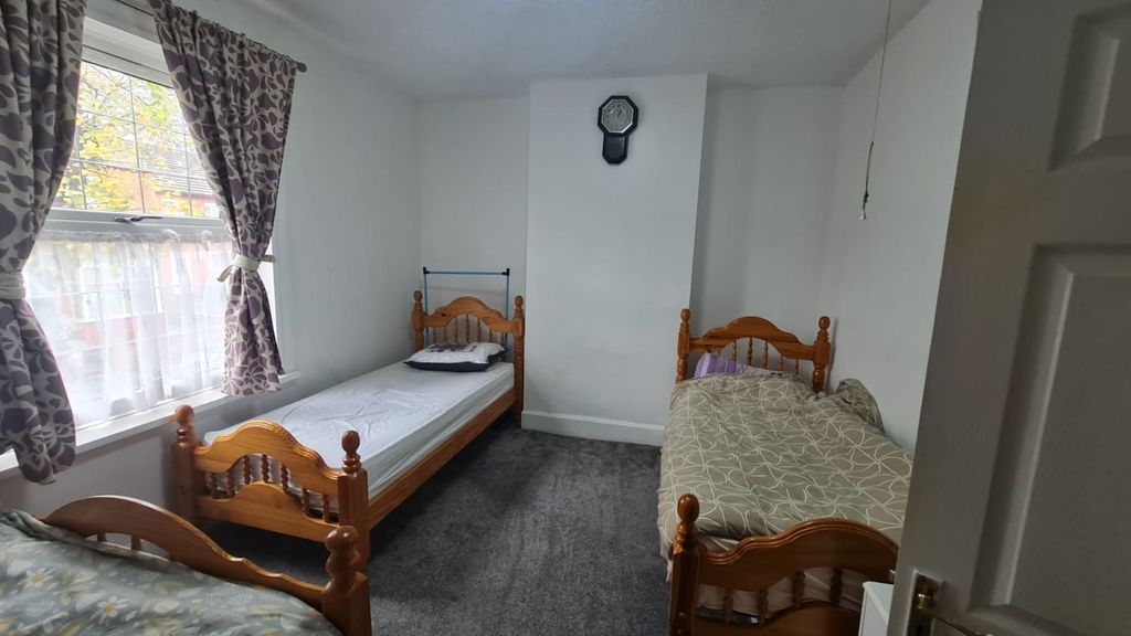 Property photo 3 of 18