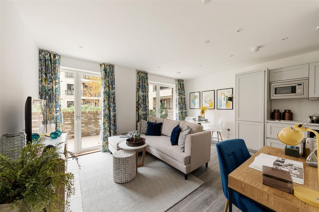 Property photo 1 of 26 Forest Road E17