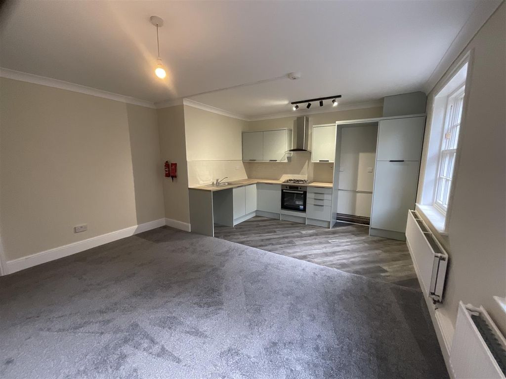 Property photo 1 of 12 D5F6A8Aa-735B-478F-Beb3-719D017A9479.Jpeg
