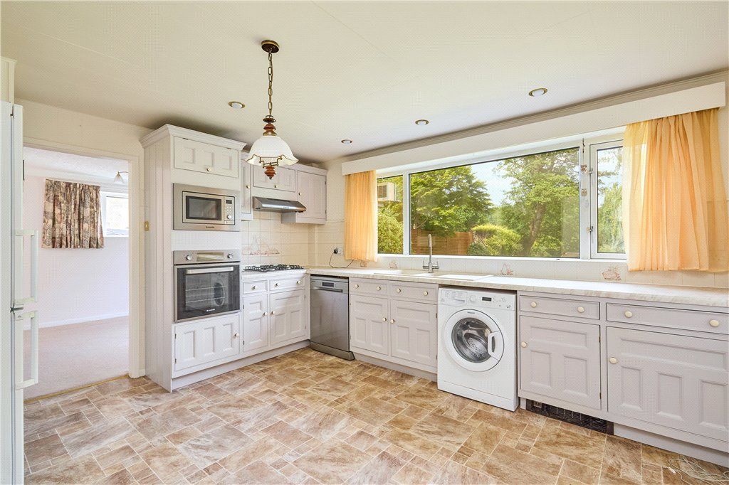 Property photo 3 of 29 Kitchen