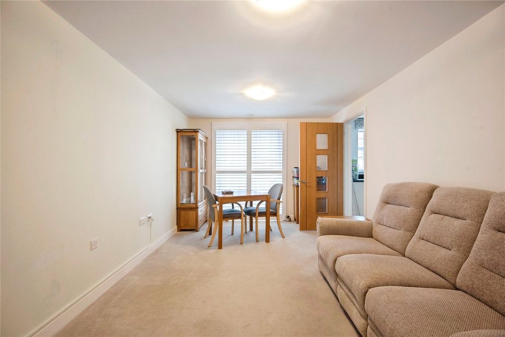 Property photo 2 of 17 Picture No. 02