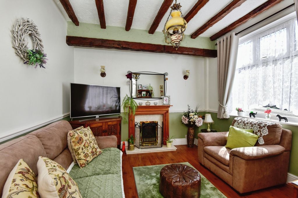 Property photo 2 of 21 Sitting Room