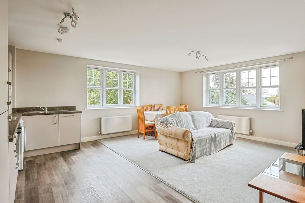 Property photo 2 of 15 Pbox-Img.Jpg