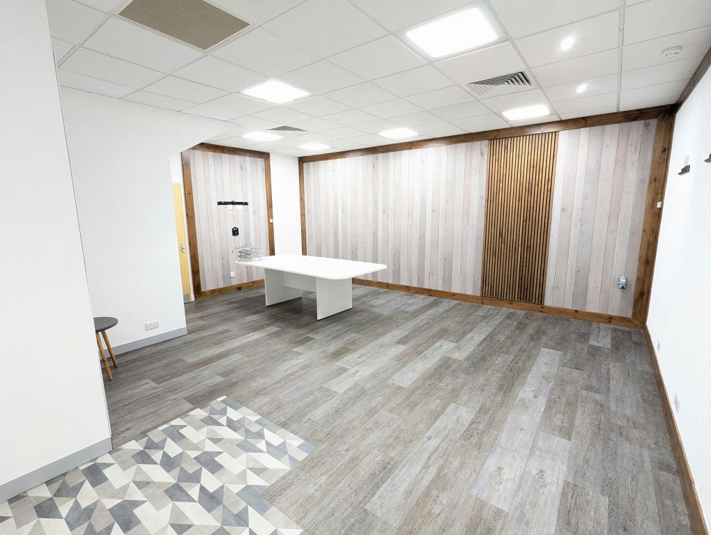 Property photo 2 of 6 Pxl_20251127_131953679.Jpg