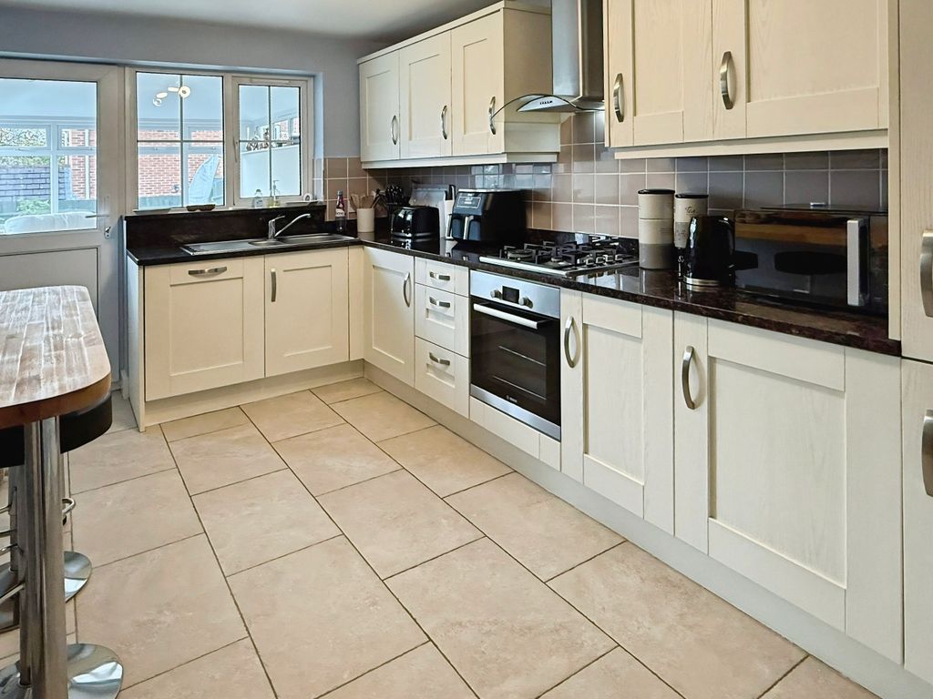 Property photo 3 of 29