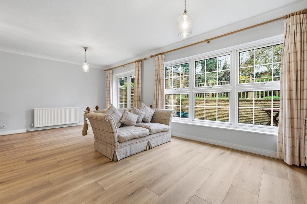 Property photo 2 of 28 Living Room