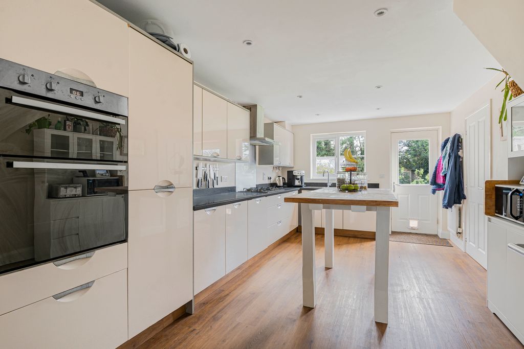 Property photo 3 of 29