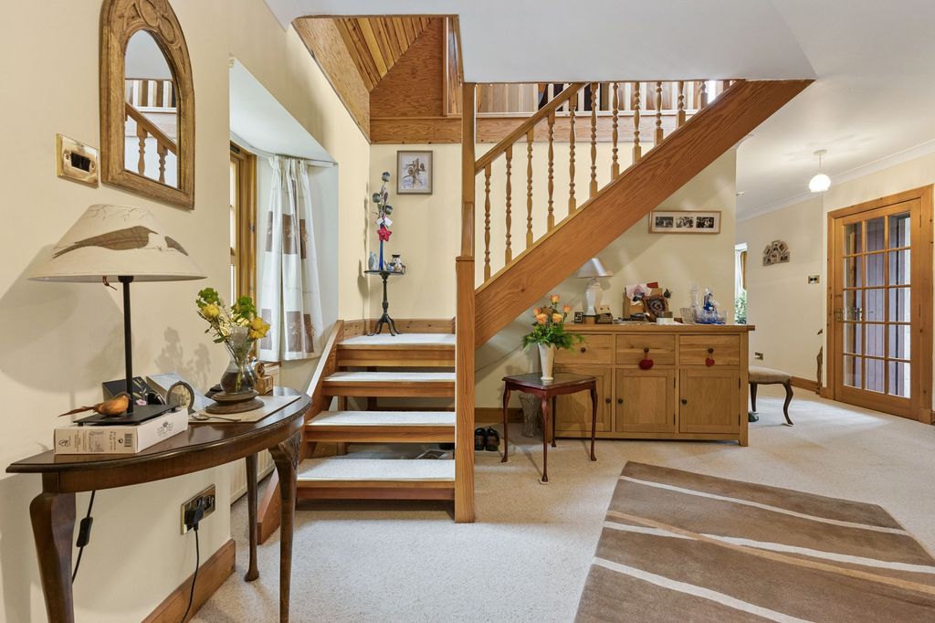 Property photo 3 of 23