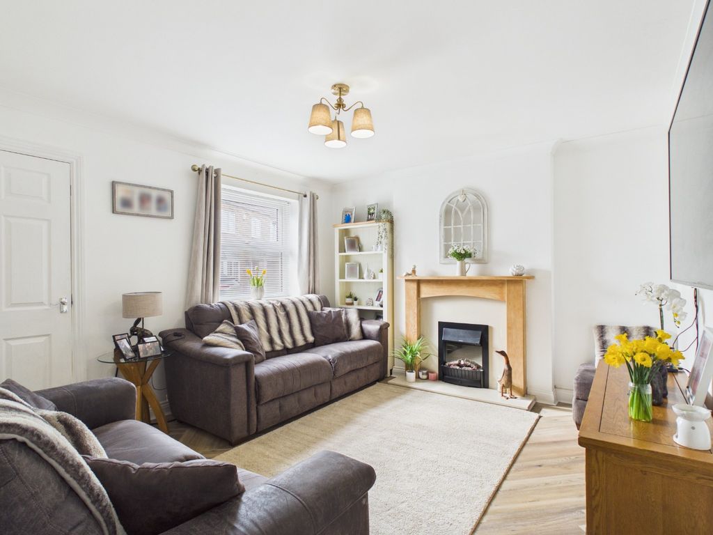 Property photo 3 of 18 4990747