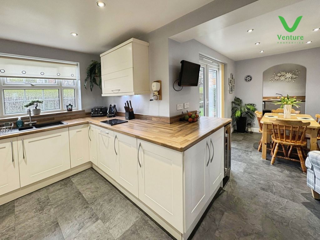 Property photo 2 of 33 Pbox-Img.Jpeg