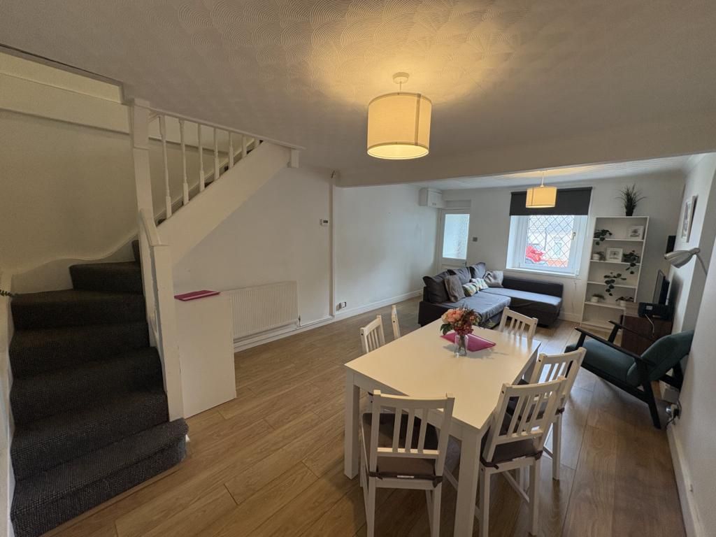 Property photo 3 of 9 Dining Room