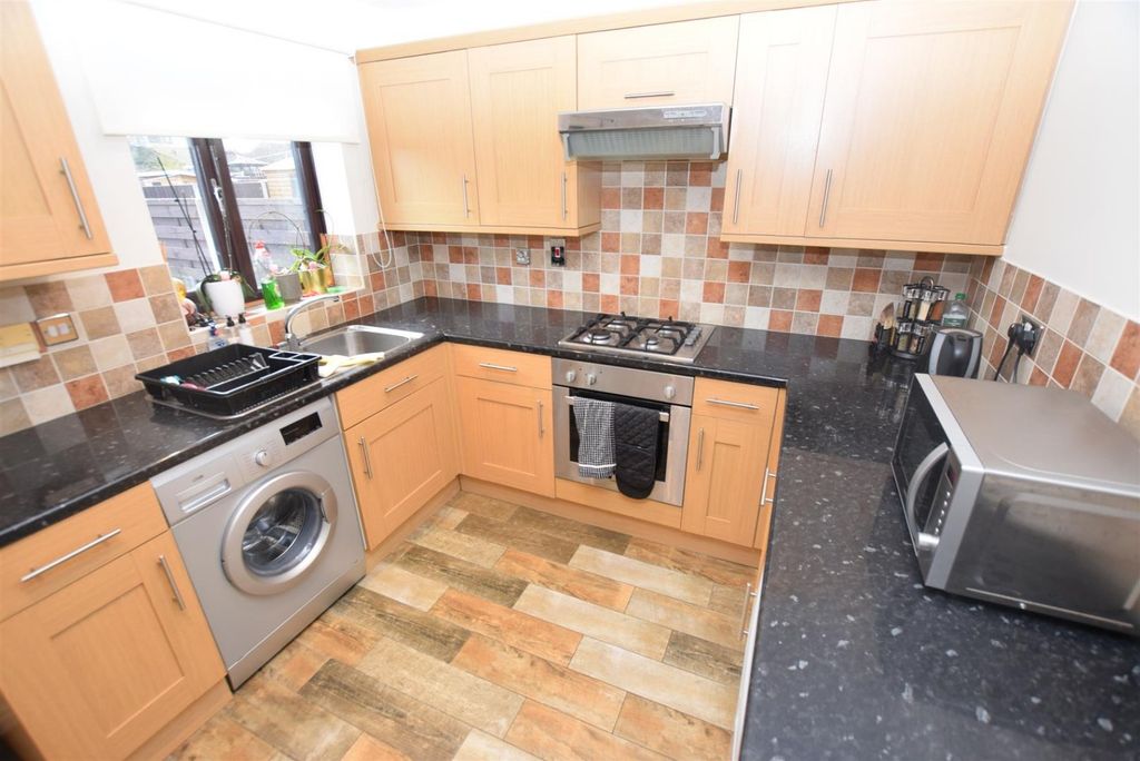 Property photo 2 of 16 1702273