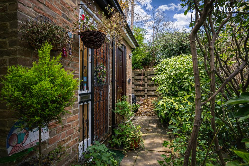 Property photo 2 of 19