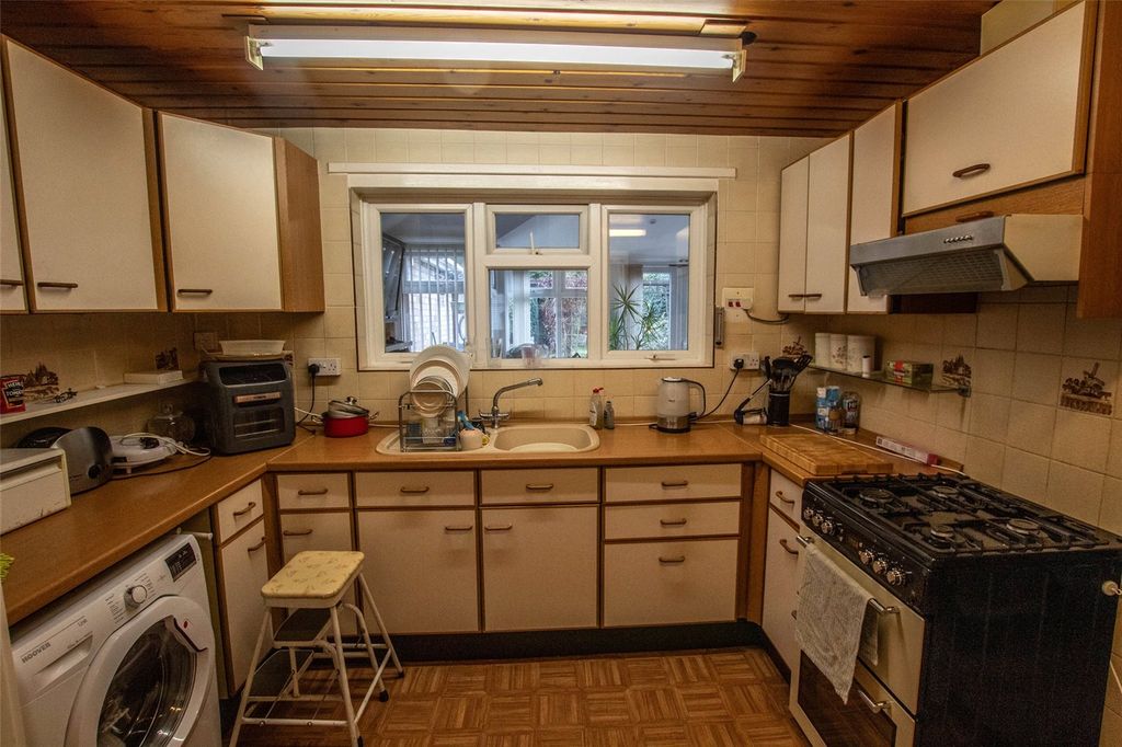 Property photo 2 of 14 Kitchen