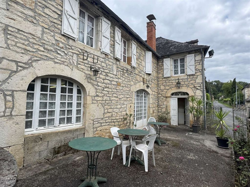 Property photo 1 of 17 Spacious Village House (About 200 m² Living Space), Stone, To Renovate, With Garden
