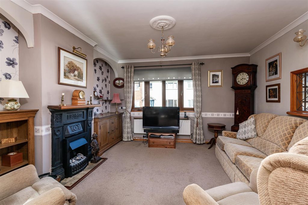 Property photo 3 of 12 1 Horwood Close Living Room3.Jpg