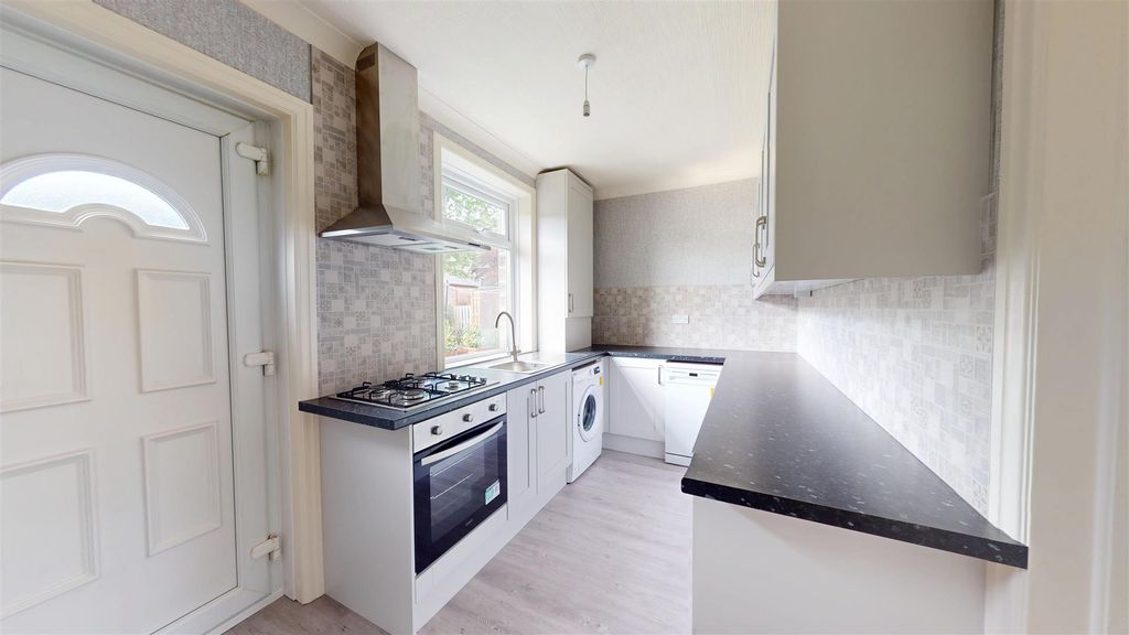 Property photo 2 of 14 Kitchen