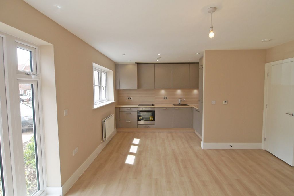 Property photo 3 of 9 Kitchen