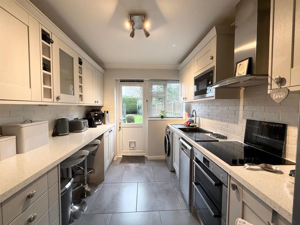 Property photo 3 of 15 Kitchen.Jpg
