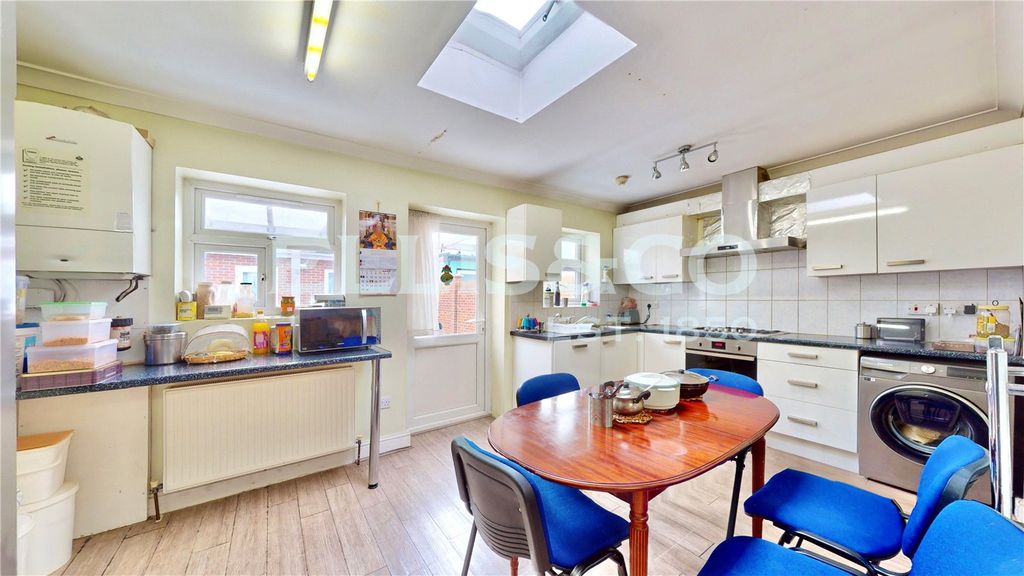 Property photo 2 of 17 Picture No. 22