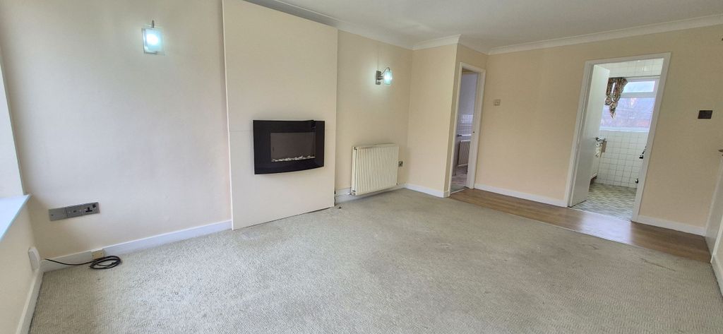 Property photo 3 of 21