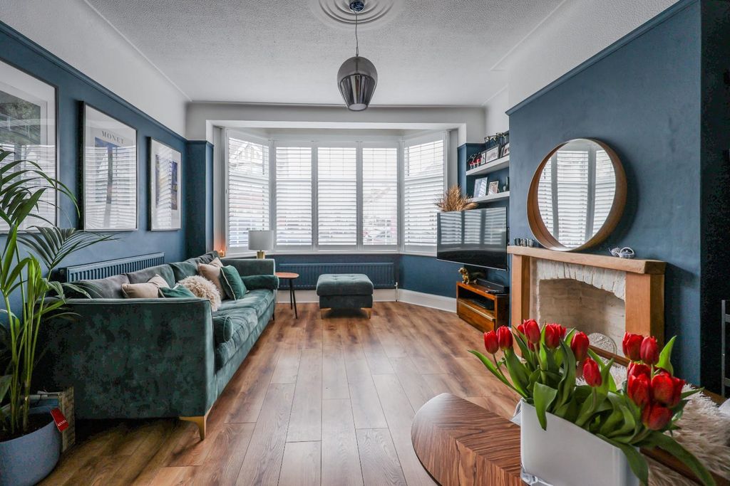 Property photo 2 of 29