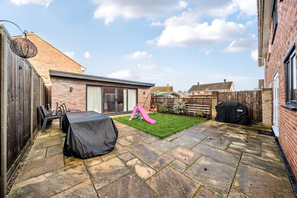 Property photo 2 of 16 Garden