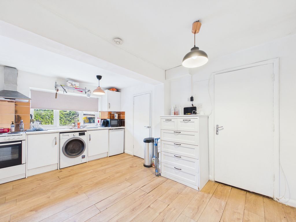 Property photo 2 of 7 Cam02536G0-Pr0092-Still001