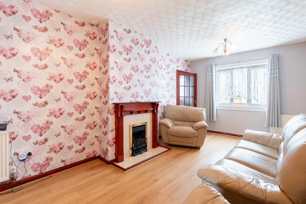 Property photo 3 of 15 Cup1401Seg Living Room.Jpg
