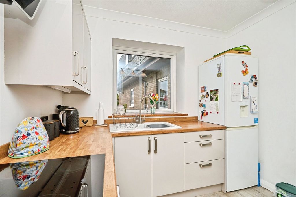 Property photo 3 of 16 Picture No. 27