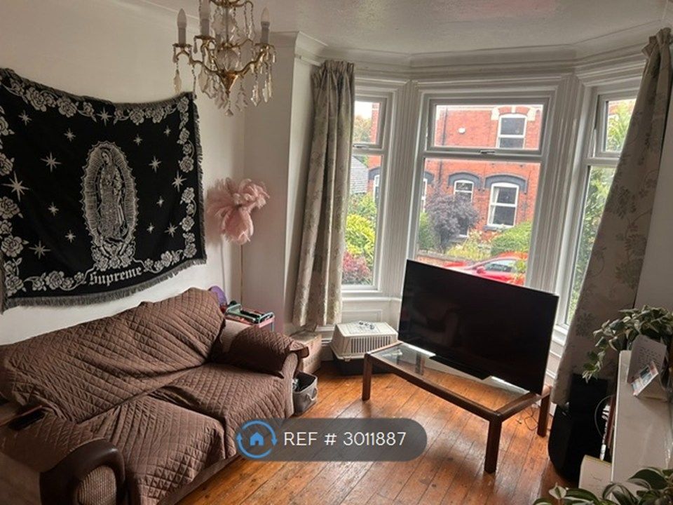 Property photo 2 of 6 Living Room