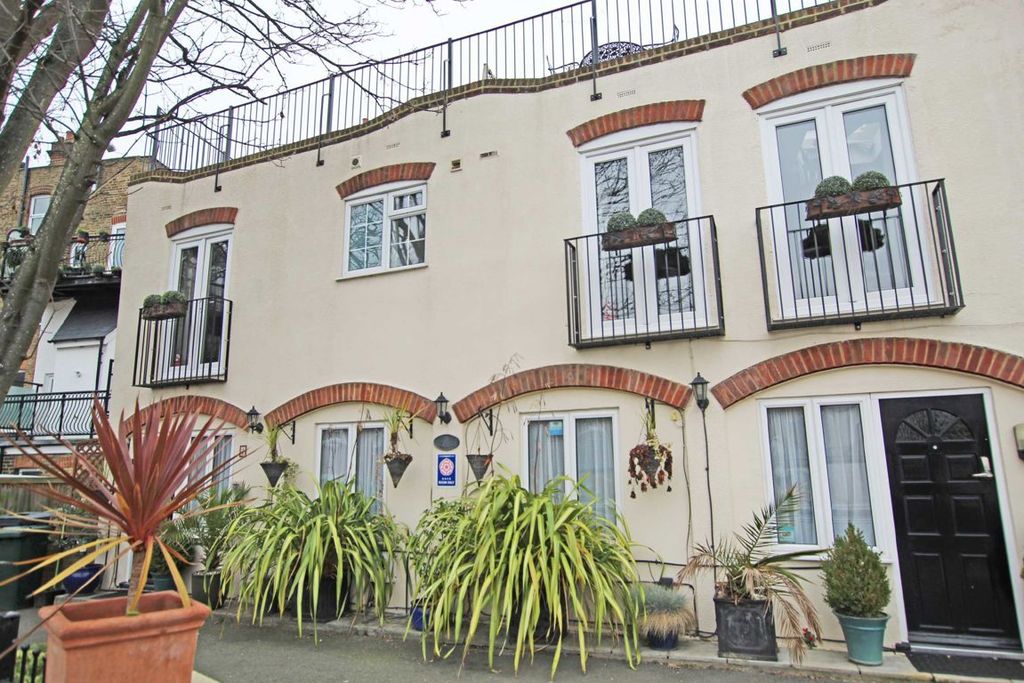 Property photo 1 of 3