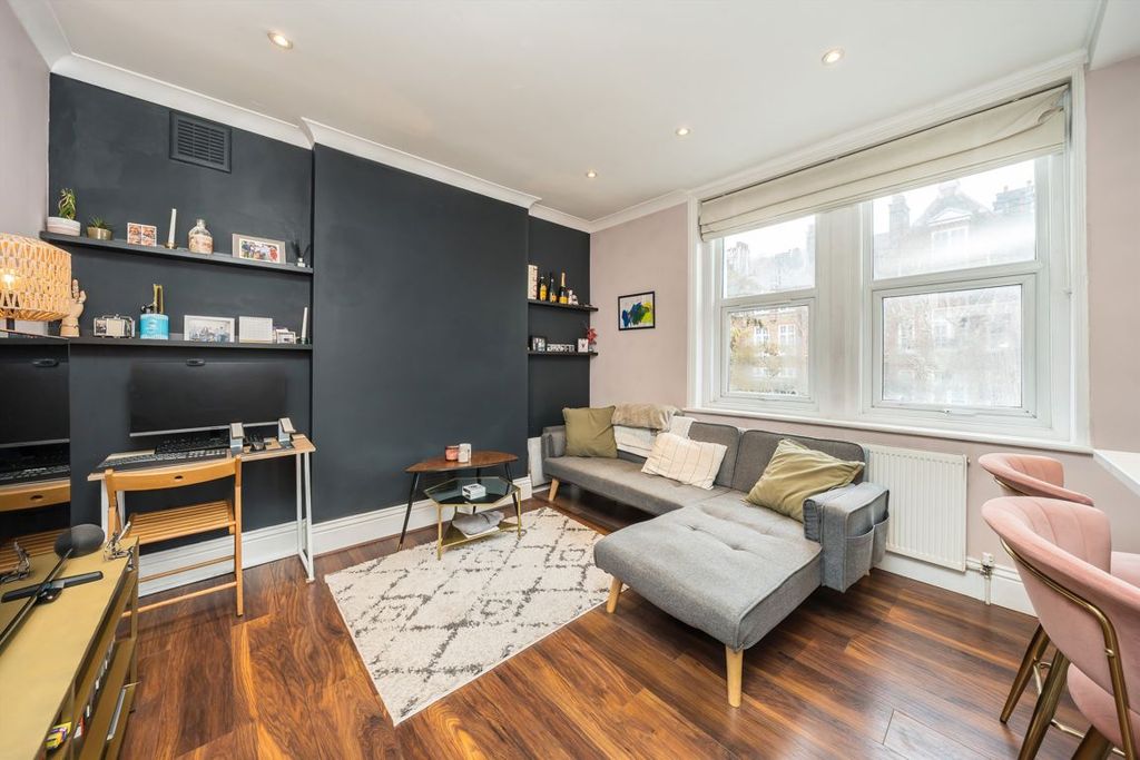 Property photo 2 of 6