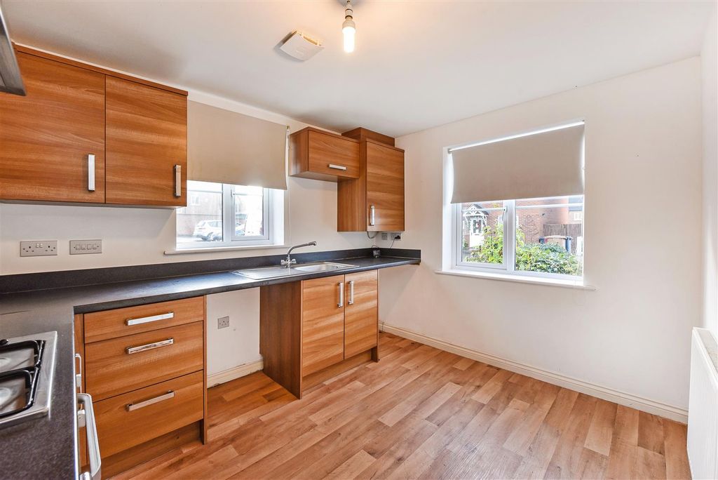 Property photo 3 of 12 Ph6_3286943.Jpg