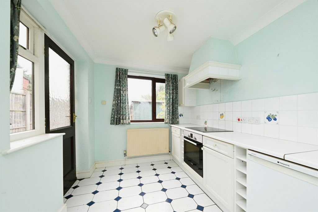 Property photo 3 of 17