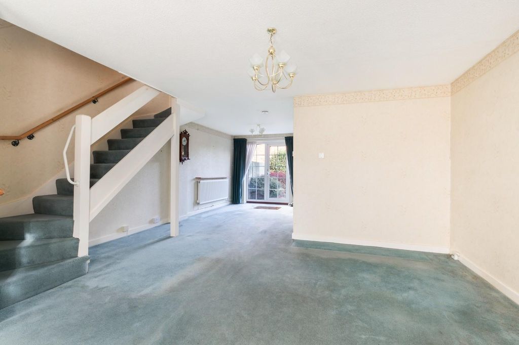 Property photo 2 of 13 Chartwell Place (6).Jpg